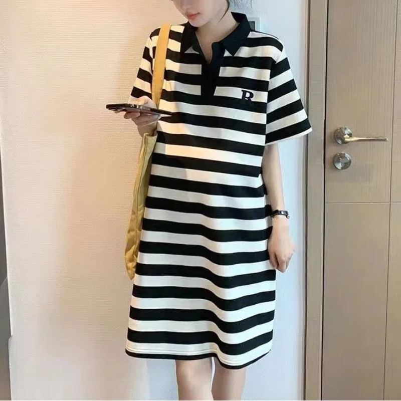 แนวโน้มเยาวชนลายโปโลคอเสื้อยืดฤดูร้อนใหม่หลวมพลัสขนาด Street Casual Midi ชุดแฟชั่นเสื้อผ้าผู้หญิงวินเทจ