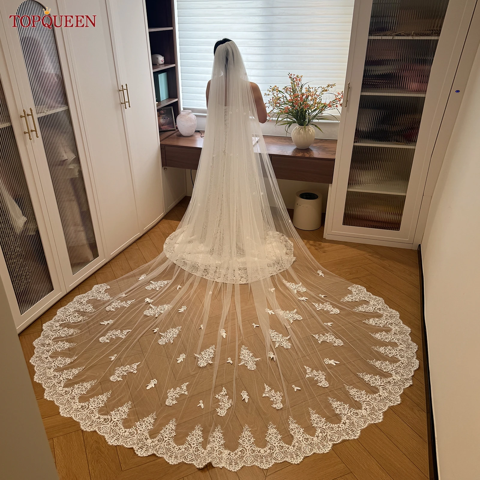 

TOPQUEEN Elegant Royal Lace Bridal Wedding Veil Cathedral Veil With Flowers French Lace Wedding Veil Customizable V294