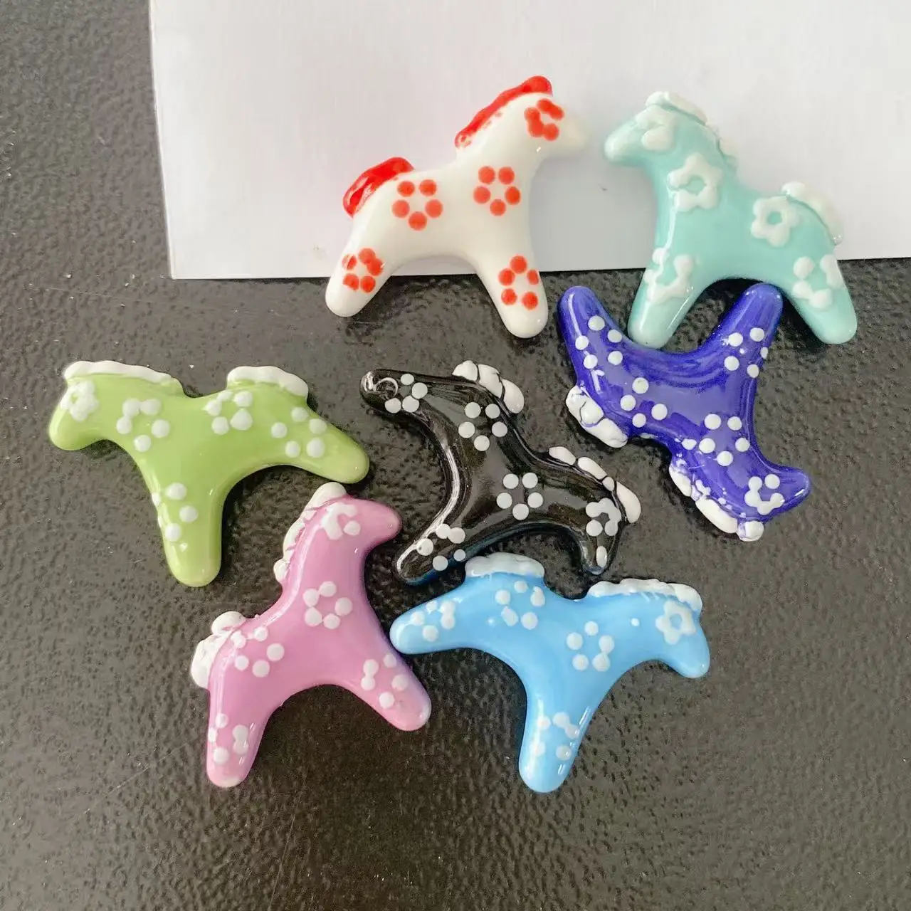 2pcs 31mm Hand-Painted Horse-Shaped Ceramic Beads Are Used For DIY Jewelry Making Bracelets, Earrings, Necklaces Accessories.