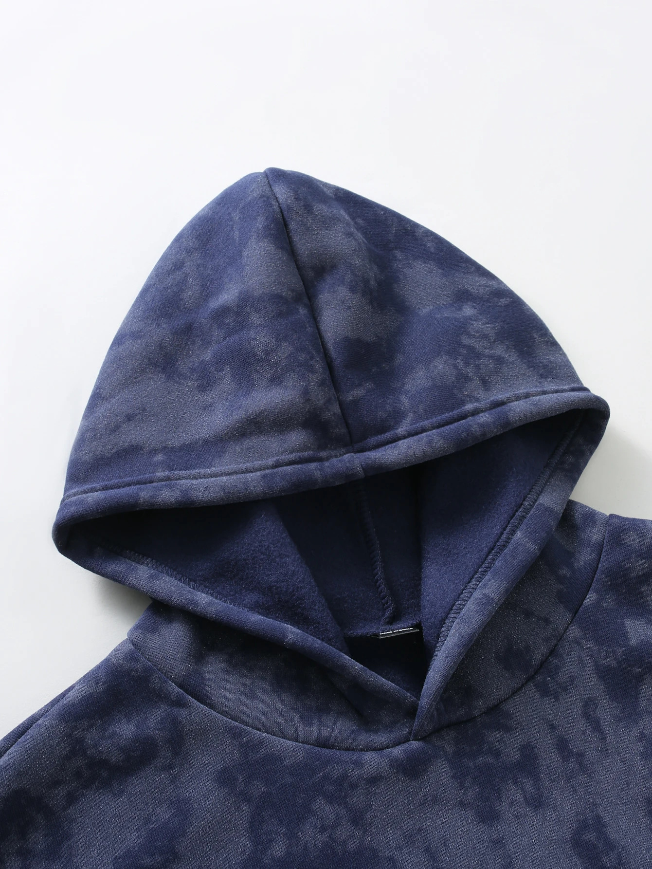 Unisex Vintage-Style Distressed Hoodie, in mehreren Farben erhältlich. – Detail 21