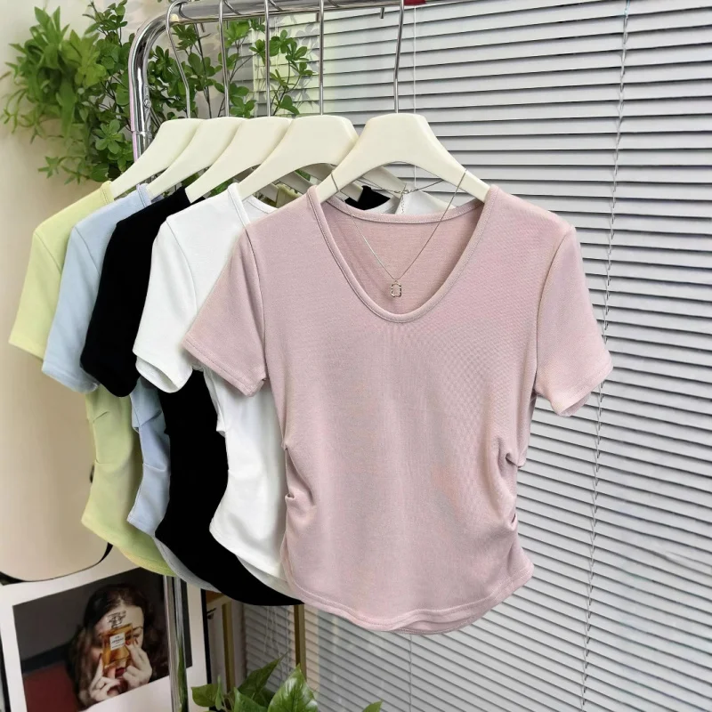 

Женская футболка с коротким рукавом и плечами2025Лето, новый дизайн, с застежкой на талии, однотонный нишевый облегающий короткий топ для