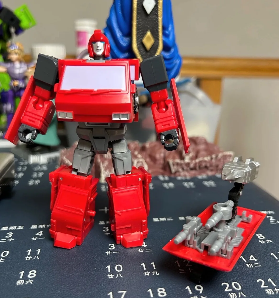 MFT Transformation Toy HS07 Iron Tin Heavy Soldier 10.5cm Autobot Small Scale Car Robot Model Action Figure Gift Movable Doll view 4