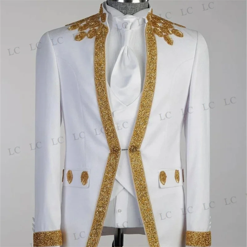 

Classic Men Suits Sequins 2 Pieces Blazer Vest No Lapel Gold Appliques Satin Party Formal Prom Wedding Groom Plus Size Tailored