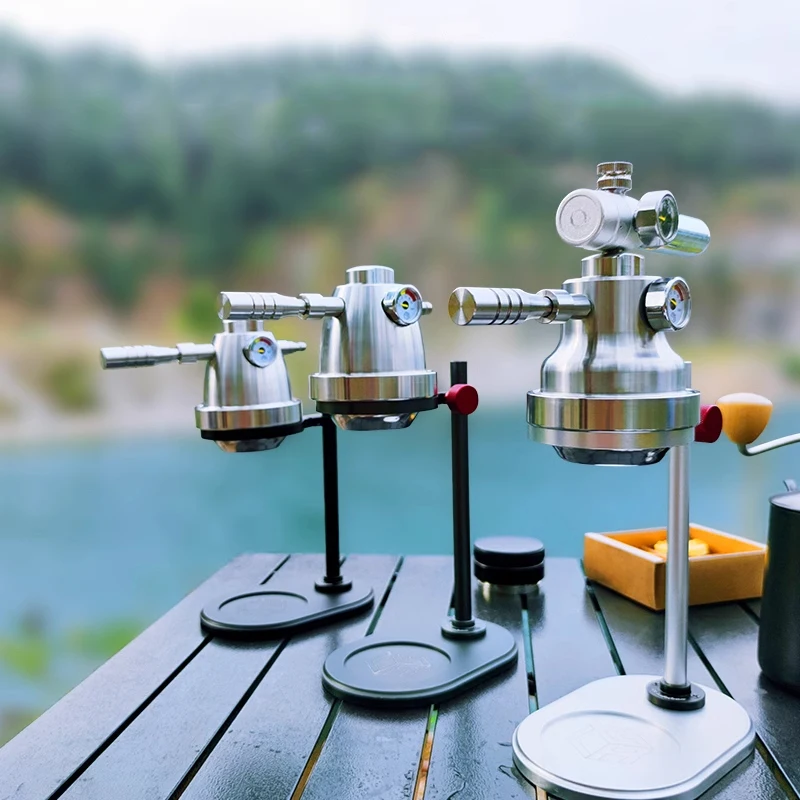 ماكينة صنع القهوة الهوائية للتخييم مجموعة استخراج الاسبريسو المحمولة بدون كهرباء قابلة للفصل 10 بار ماكينة القهوة الخارجية