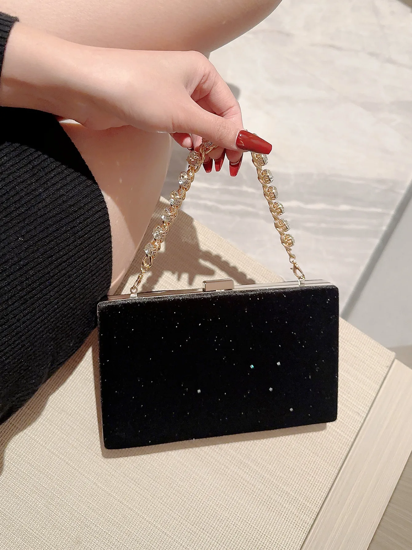 Women Square Evening Bag Shiny sequin Embellished Banquet Bag Handheld Handbag Evening Bag Dress Bag Party Bag Prom Bag Chain Bag