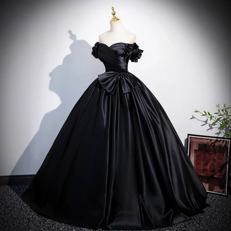 2026 Zomerjurk voor dames, nieuwe zwarte satijnen sexy jurk met één schouder, modieus, slanke pasvorm, lange jurk met rugband