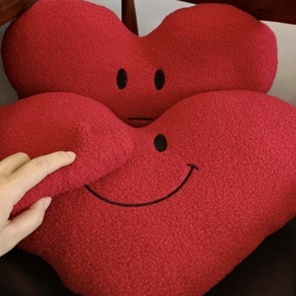 50x30cm Heart Smiling Face Red Love with Arm Plush Toy Doll Stuffed Love Pillow Valentine's Day Wedding Decoration Gifts