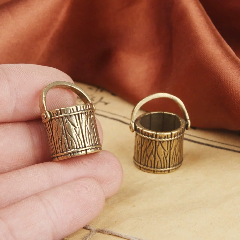 1 Pcs Mini Retro Copper Bucket Keychain Hanging Copper Portable Bucket Car Chain Ring Pendant Small Ornaments Decorative Crafts