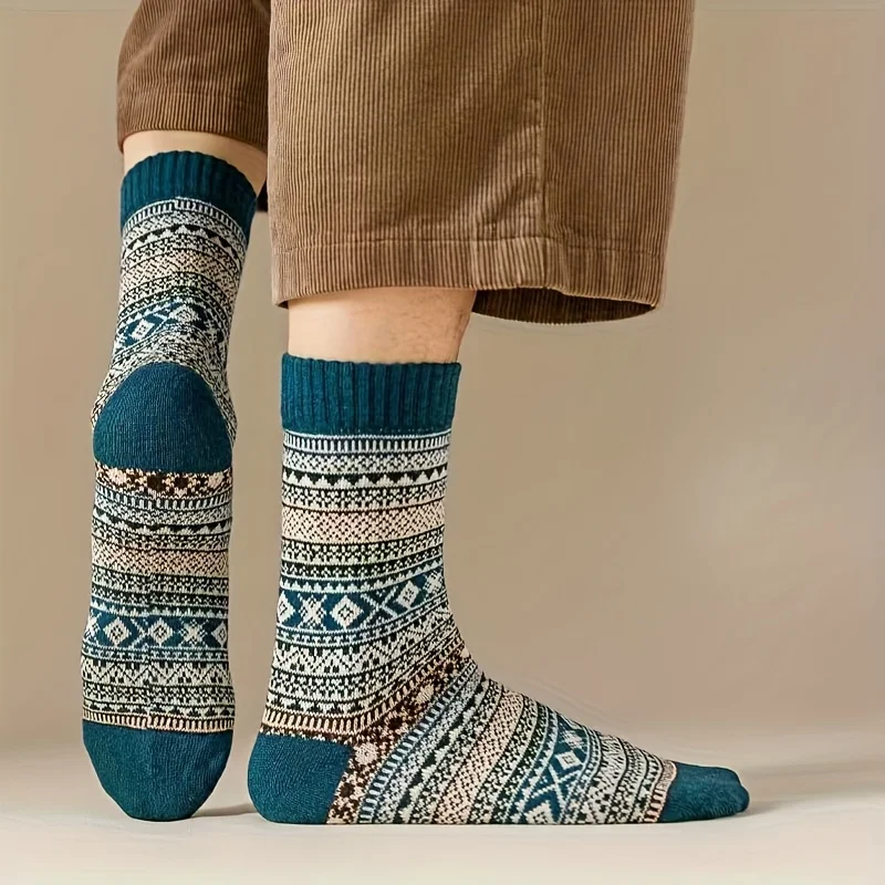 5 Pairs of Winter Retro Thick Warm Socks, Soft and Comfortable, Outdoor Sports Warm Socks - The Best Gift for Women and Men view 3