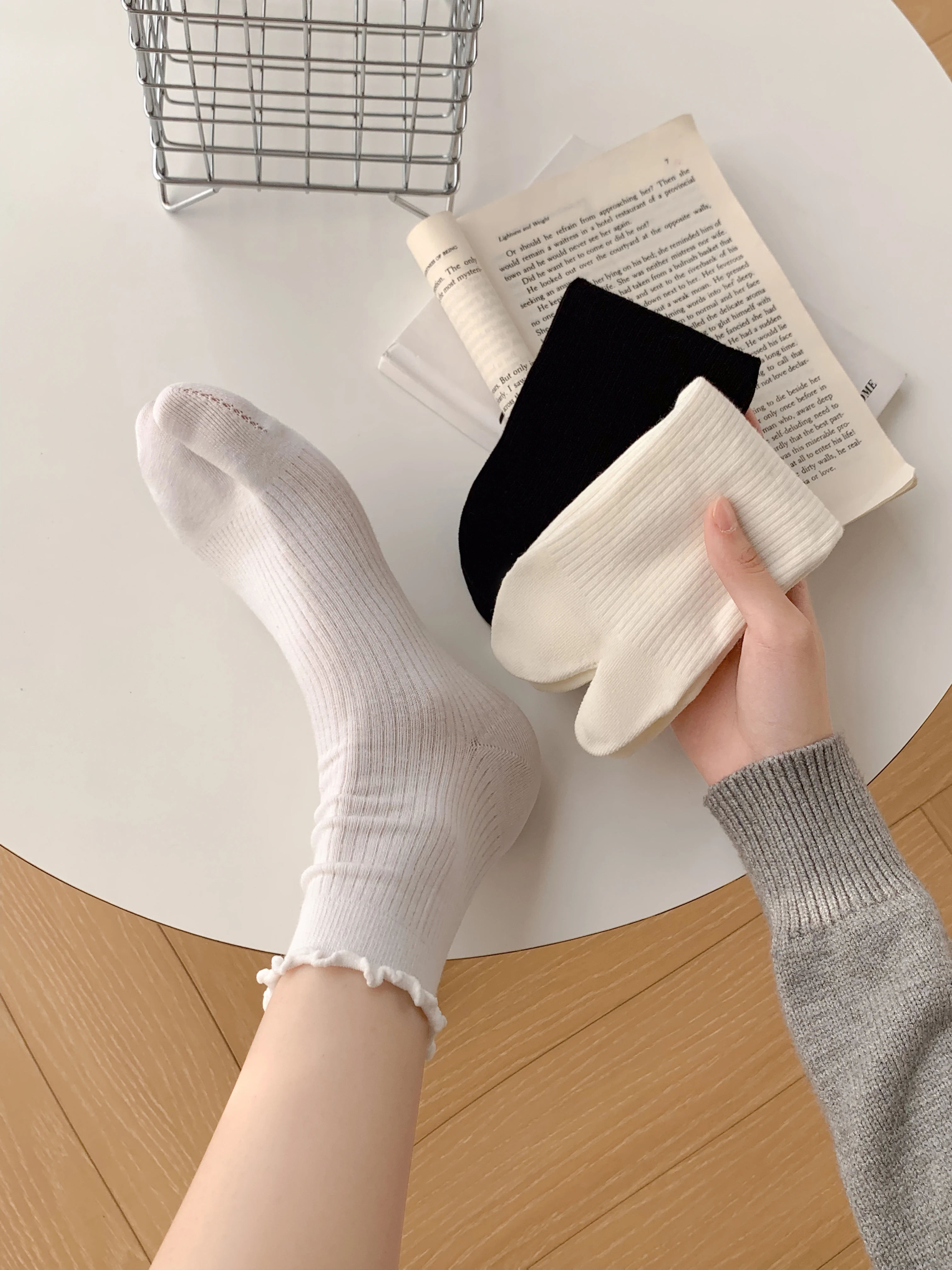 Japanische Baumwoll-Zehensocken mit Rüschenrand für Damen, Einfarbige Zwei-Zehen-Socken, Harajuku Hochelastische Unisex Tabi-Socken – Detail 12
