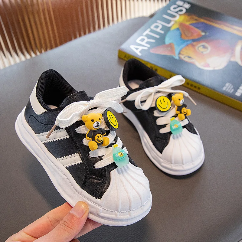 Jugendliche erwachsene Kinder Freizeit schuhe 2023 neue Sommer Kinder weiche Sohle Mädchens ports chuhe Junge Schnürung Mode Kinder Cartoon