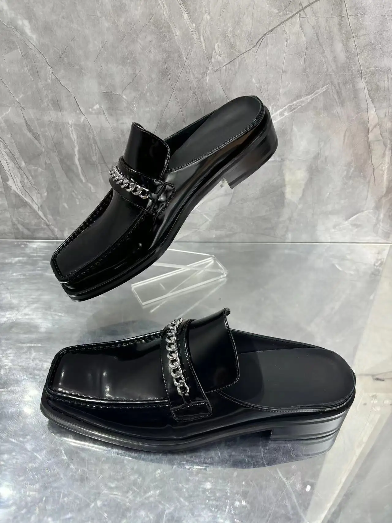 New Designer Glossy Leather Black Mules for Men Square Toe Metal Chain Decoration Thick Heel Slippers Retro Slip On Loafers