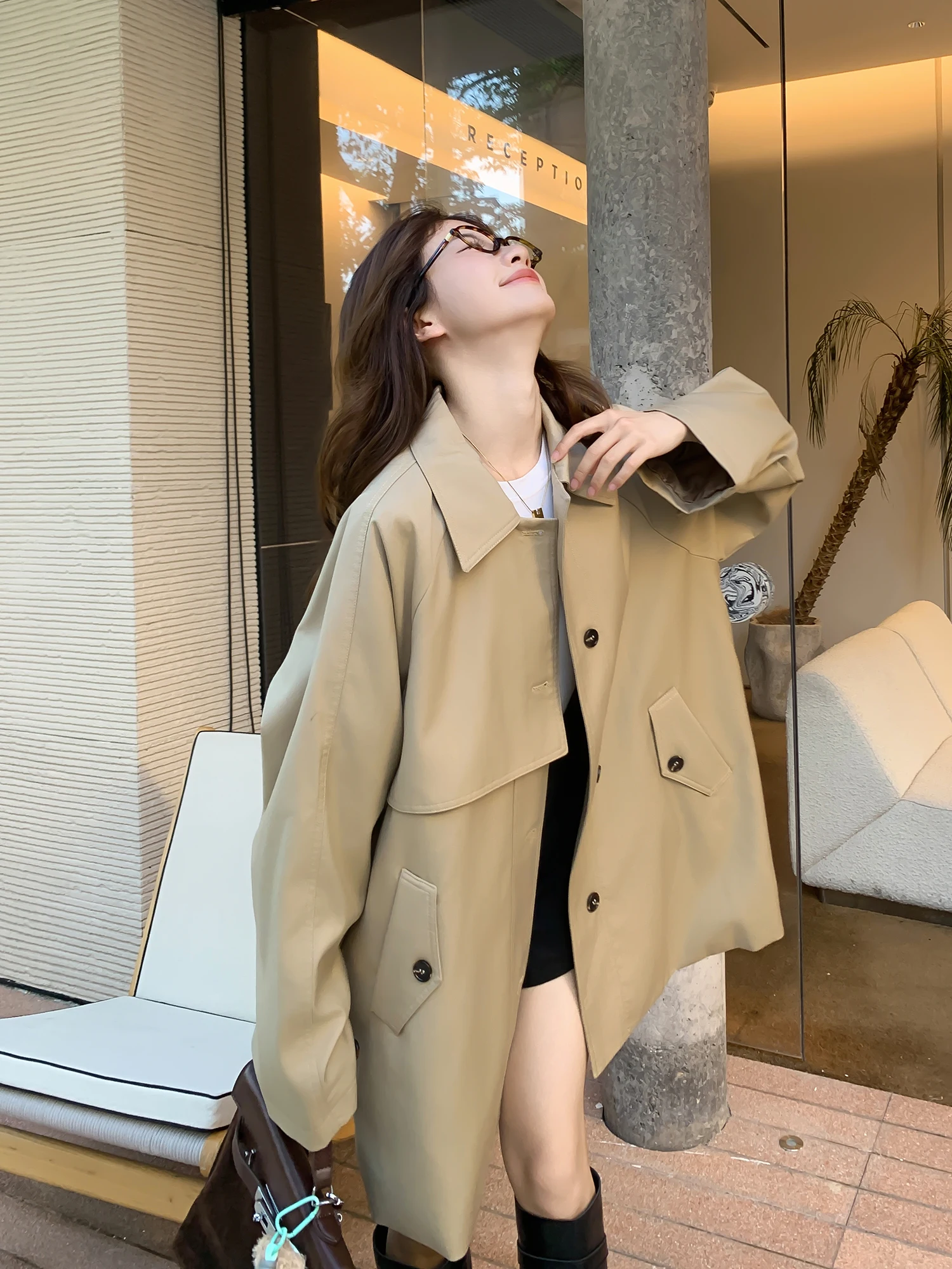 

Khaki Color Women's Casual Thin Windbreaker Coat Japanese Sle ort Length Button up Long Sve Collar Outerwear