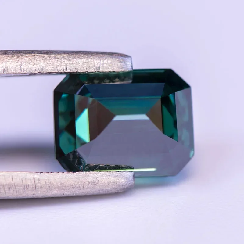 Moissanite Gemstone Emerald Cut Primary Color Green Lab Grown Diamond Charms Woman Advanced Jewel Making With GRA Certificate