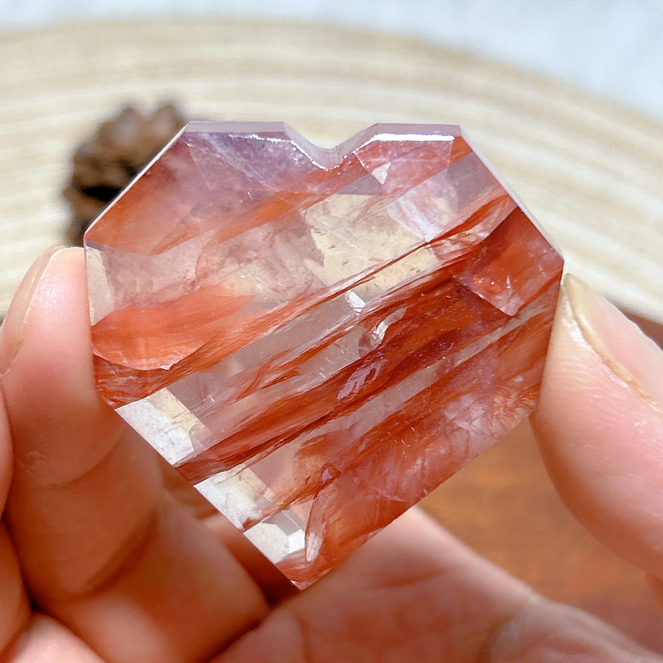 Healing Natural Crystal Rainbow Fire Quartz Facet Heart Polished Energy Reiki High Quality Home Decoration Room Decor Gift