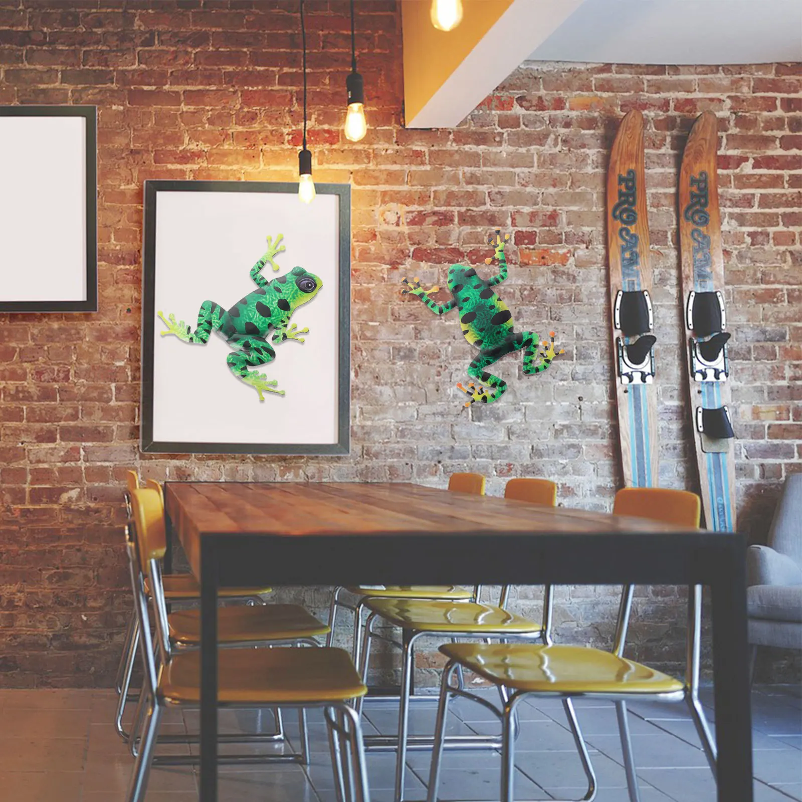 

2pcs Wall Mount Frog Decor Iron Art Craft Pendant Home Living Room Bar Restaurant Decoration Metal Desktop Ornament