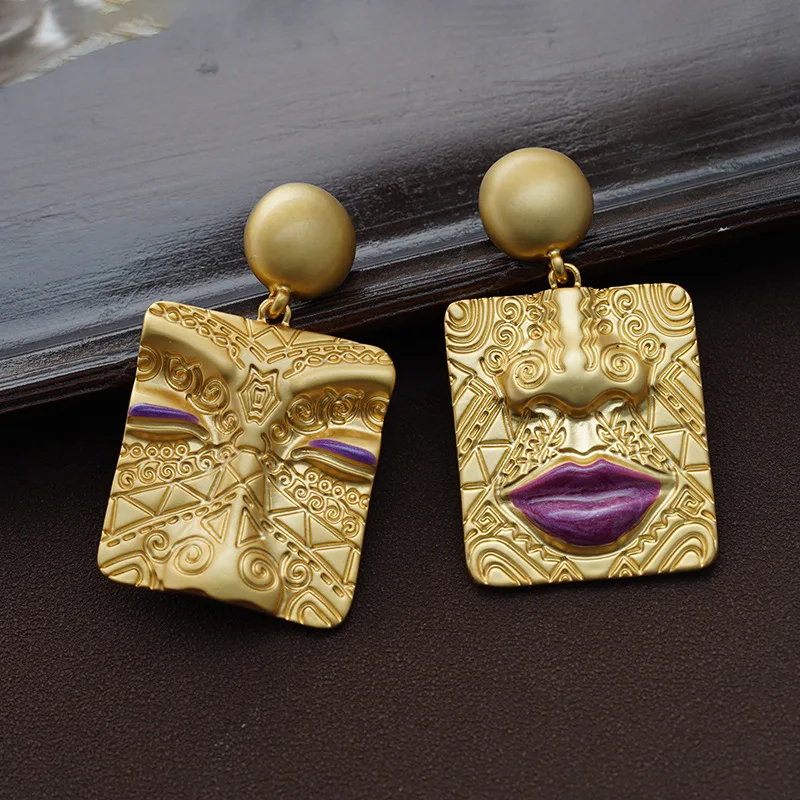 Stylish Retro Earrings For Women Trend Gold Embossed Earrings For Human Face Personality Geometric Asymmetrical Earrings