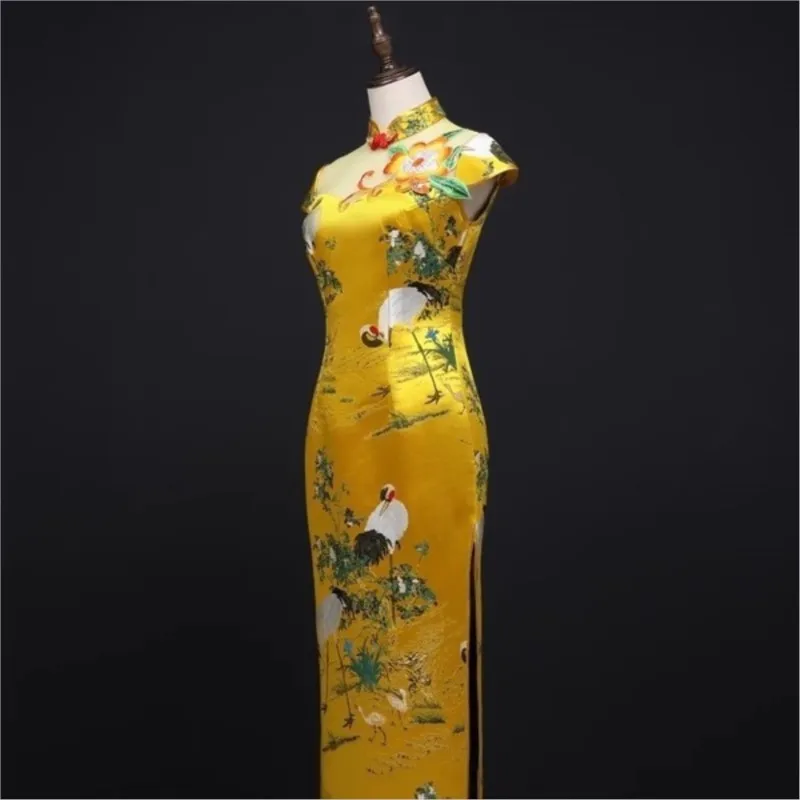 Chinese-style yellow modified cheongsam fashion show long performance costume grand chorus girls