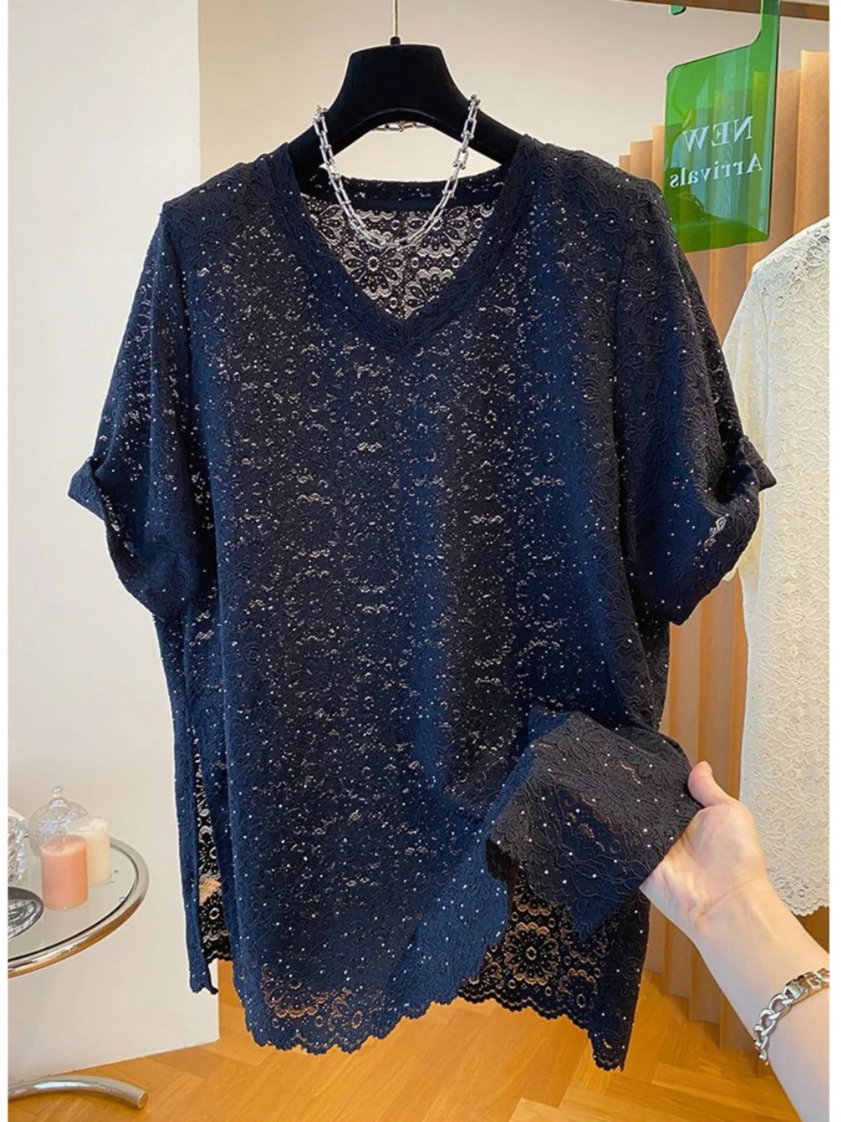 150Kg extra large size V-neck Korean version hollow lace short-sleeved t-shirt female fat sister summer thin loose versatile top