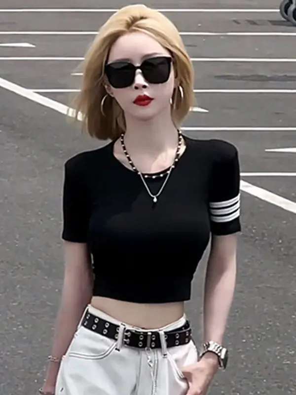 T-shirt ort Sve slim fit T-shirt estiva unica con taglio in vita da donna Bars American Bla oulder T-shirt Cool Sle Pure...