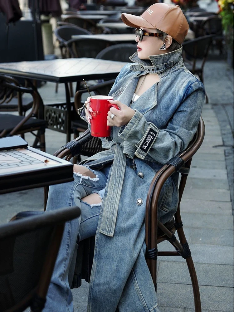 Jesienne dżinsowe trencze dla kobiet 2024 Jean Lapel Long Sleeve Belt Patchwork Loose Vintage Windbreaker Female Jacket