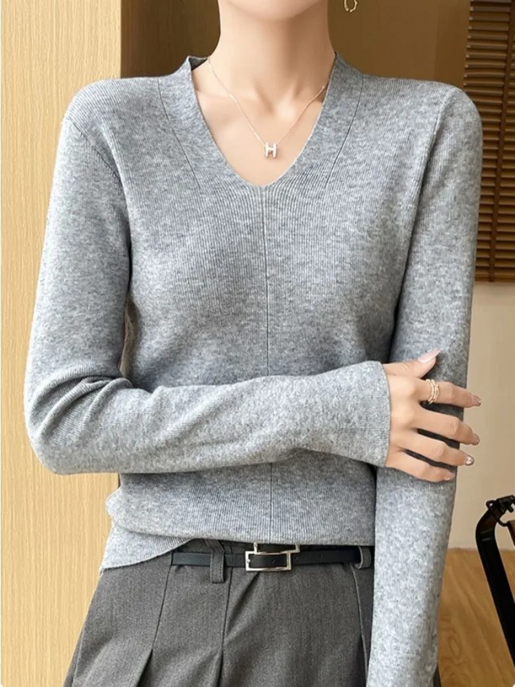 

2025 Spring New Knitted Long-sleeved Top Casual Versatile V-neck Bottoming Top Solid Color Simple Slim Soft Comfort Pullover