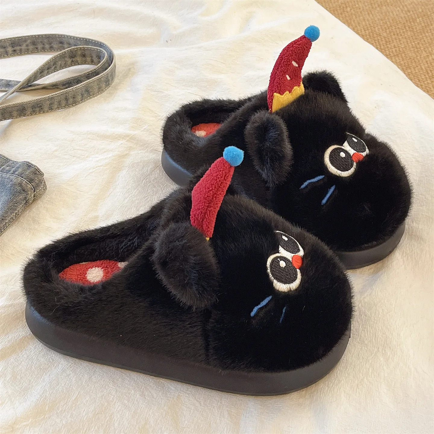 Black slippers for women winter  cute hats for cats at home non-slip thick bottom plush Indoor home cotton slippers warm girl ﻿