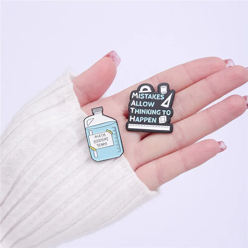 Creative Math Enamel Brooches Function Π Life Girls Love Math Formula Metal Badges Punk Costumes Lapel Pins Jewelry Accessories