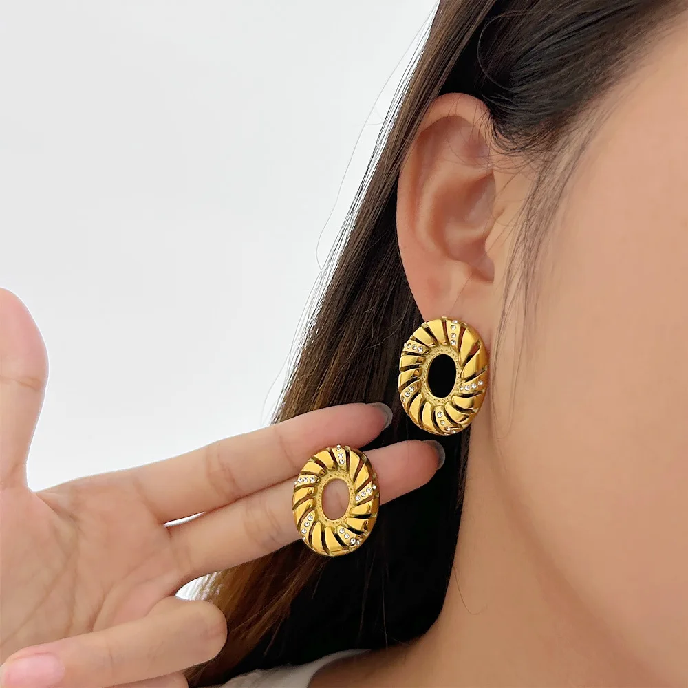 DIY accessories Vintage 18k gold stainless steel elegant light luxury oval earrings hollow zircon high-end earrings fashion earr