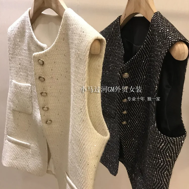 Tweed Style Women's Vest Jacket With Sheen Finish Crew Neck Design High Quality Knitted Wool Fabric Ideal For All Seasons