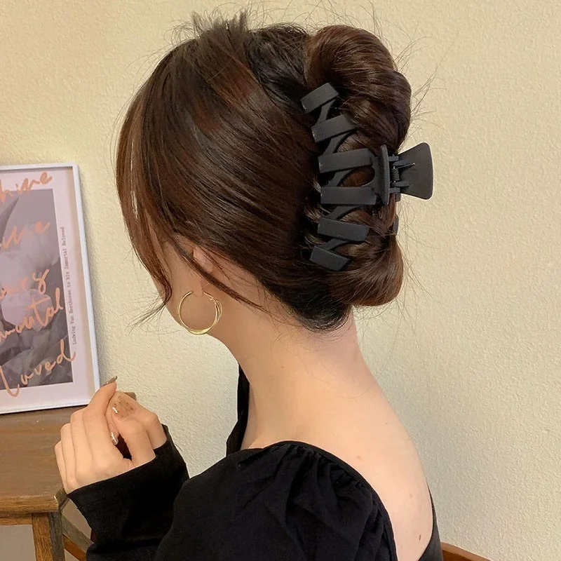 Black Series big Hair Clip for women Simplicity Ponytail Clip Women Fashion Shark Clip Girl Hair Clamp