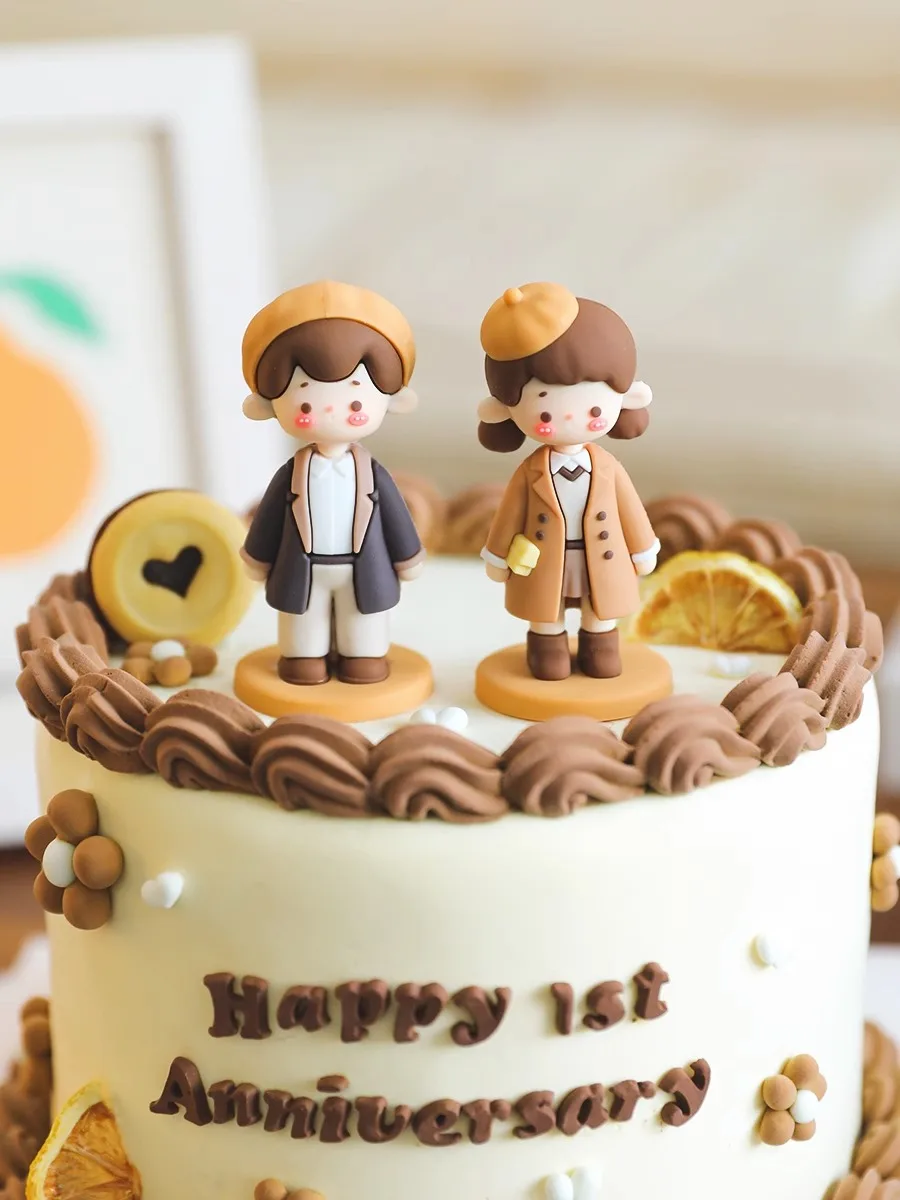 Valentinstag Freizeitkleidung Jungen Mädchen Kuchendekoration Cartoon Persönlichkeit Paar Geständnis Puppe für Geburtstagstorte Topper