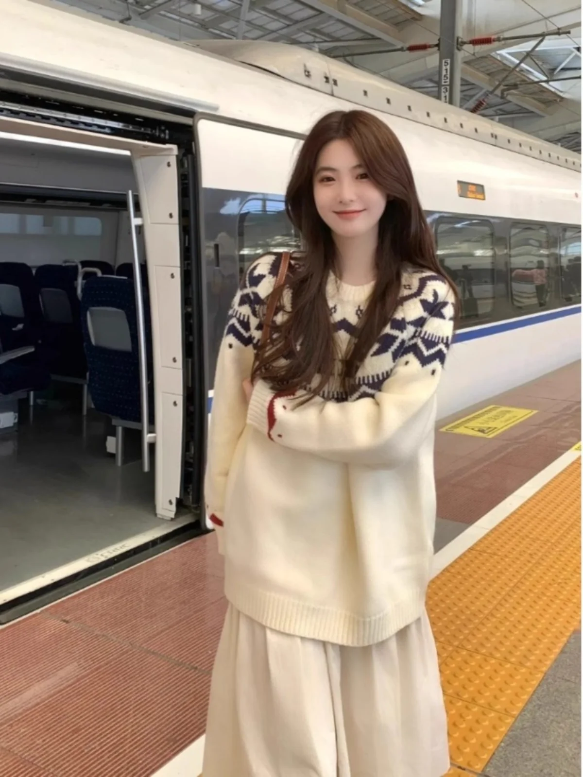 เสื้อไหมพรมถักทรงหลวมสำหรับผู้หญิง ฤดูใบไม้ผลิ ฤดูใบไม้ร่วง ปีใหม่ แขนยาว สไตล์ลำลอง เหมาะสำหรับใส่ไปทำงาน ฤดูหนาว