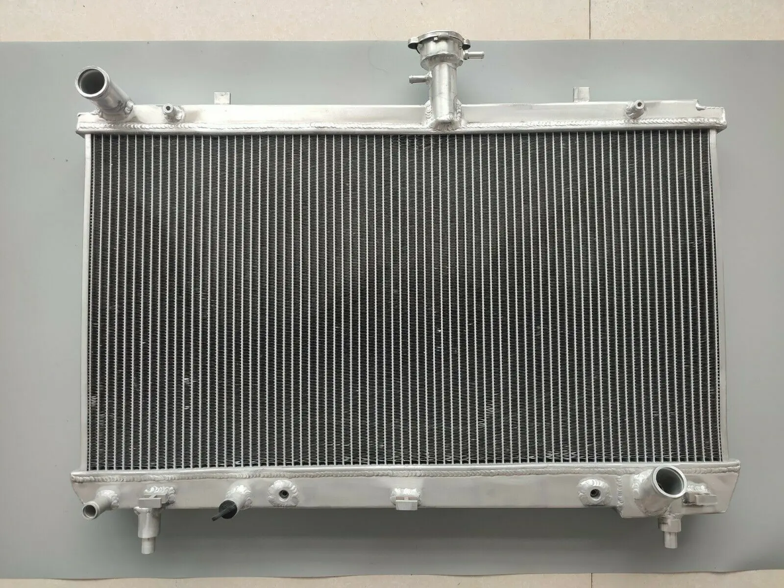 Aluminum Radiator for Chevrolet Camaro 1LT 1SS 2SS LS LT SS Z/28 ZL1 V6 V8 3.6L 6.2L 7.0L 2012-2015 2013 2014