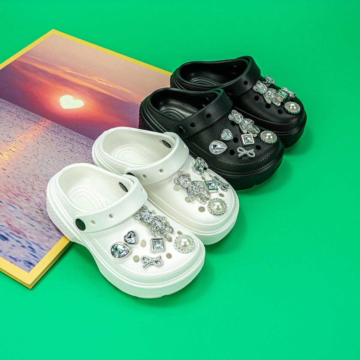 

New Style Boys and Girls Slippers Cartoon Double Transparent Bear Versatile Eva Hole Shoes Soft Sole Non-Slip Sandals 2310