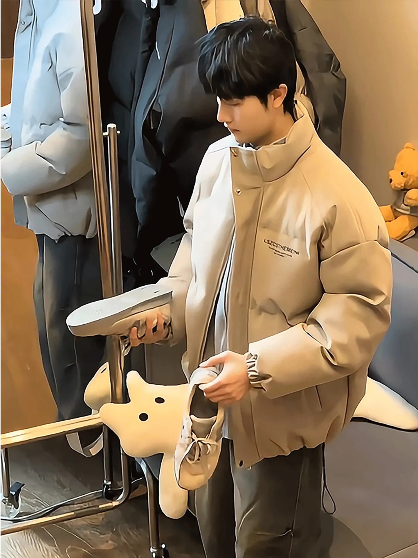 

Мужская зимняя куртка из матовой искусственной кожи с утеплением, воротником-стойкой, в американском стиле, водонепроницаемая, теплая, с наполнителем из хлопка