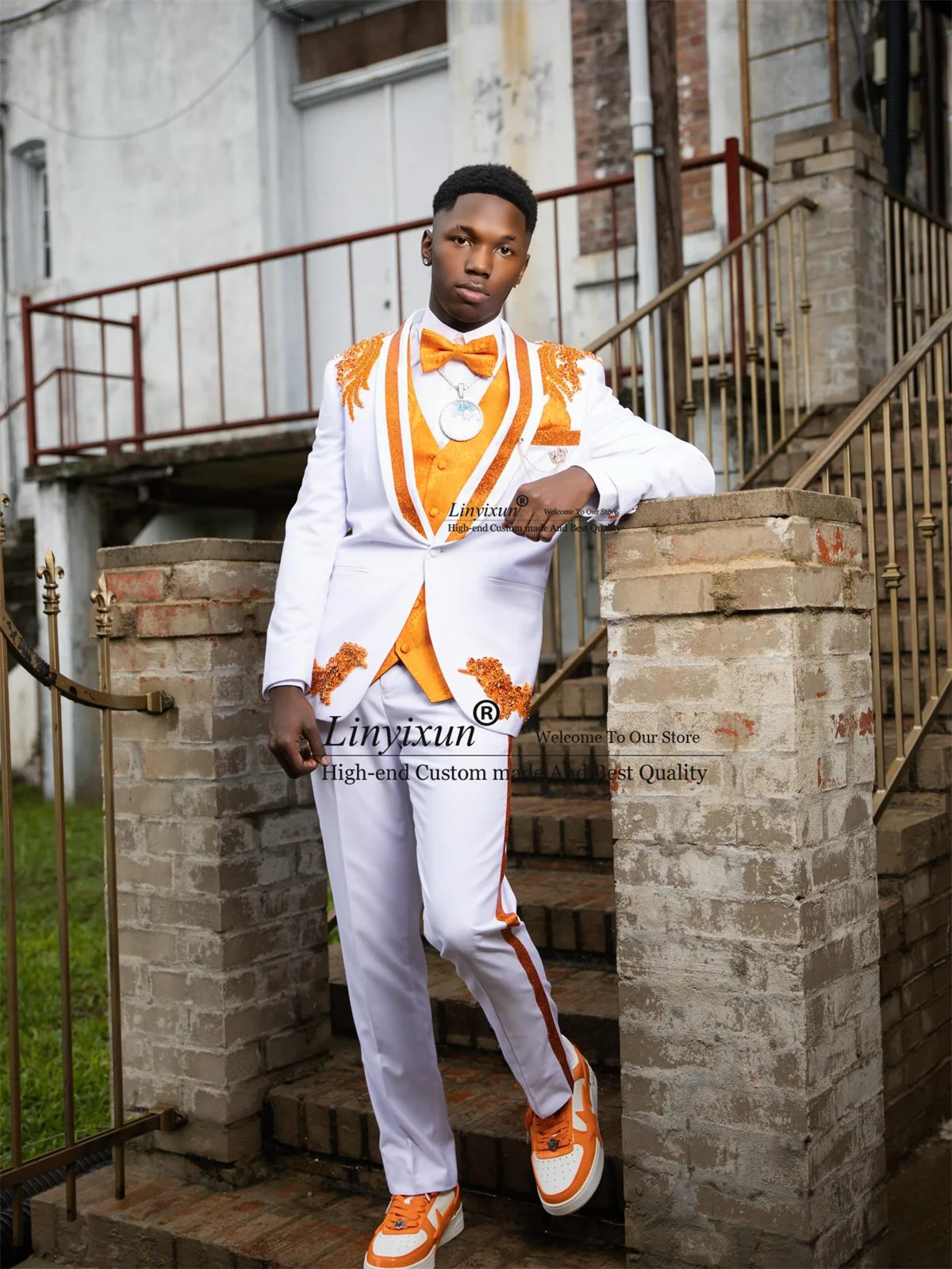 

Мужские смокинги с блестящими бисерными украшениями, индивидуальный пошив, приталенный крой, комплекты из 3 предметов, аппликации, свадебный костюм для жениха, мужской пиджак.