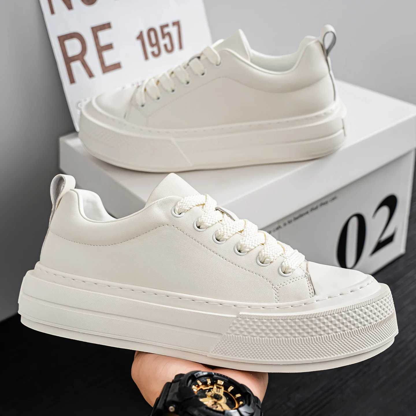 

Men's Casual Slip-on Shoes with Anti-slip Wear-resistant Properties for Sports Activities Thick-soled and Elevated Men's Shoes