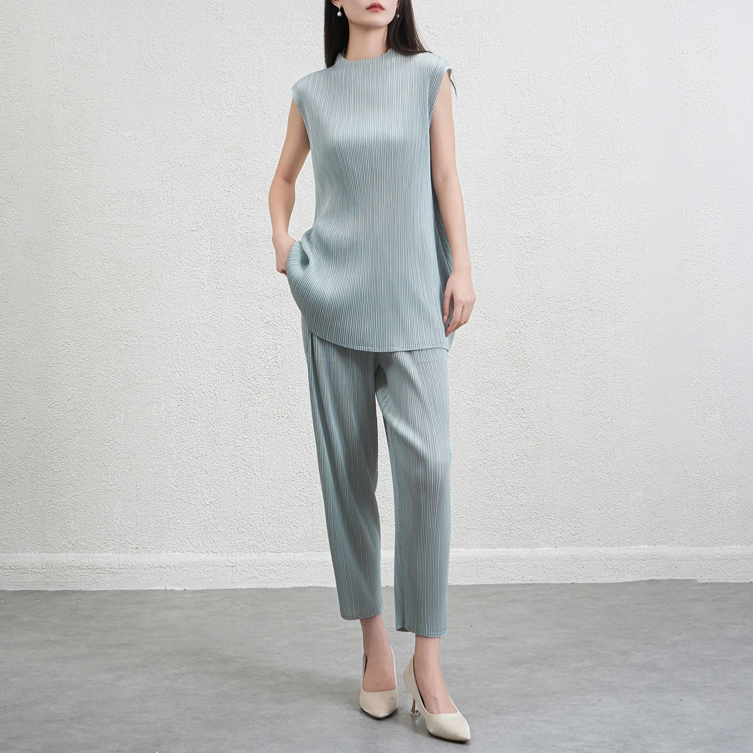 Miyake Pleats 2025 Japanese Fashion Two-Piece Set Solid Color Sleeveless Tank Top and Pencil Pants Top and Bottom Set for Women