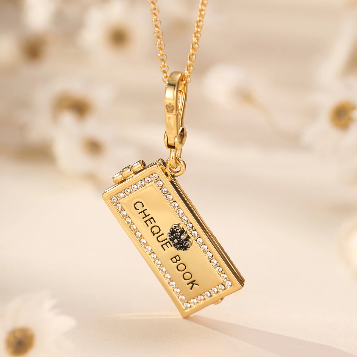 1Pc Fashion Niche Zircon Crown Square Check Book Pendant Necklace for Women Cool Party Jewelry Keychain Pendant Halloween Gifts