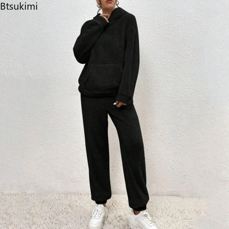แฟชั่นฤดูใบไม้ร่วงฤดูหนาวปี 2025 ชุดเซ็ท 2 ชิ้น เสื้อฮู้ดลำลองสำหรับผู้หญิง กางเกงขายาวผ้าขนนุ่ม อุ่นสบาย เหมาะสำหรับฤดูหนาว