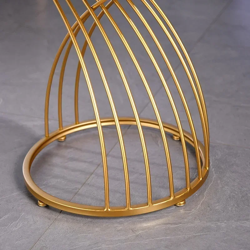 الشمال غير النظامية الحديد المطاوع طاولة القهوة لغرفة المعيشة الإبداعية بسيطة الحليب الشاي متجر طاولة مستديرة الذهبي مكتب معدني سطح المكتب الزجاجي