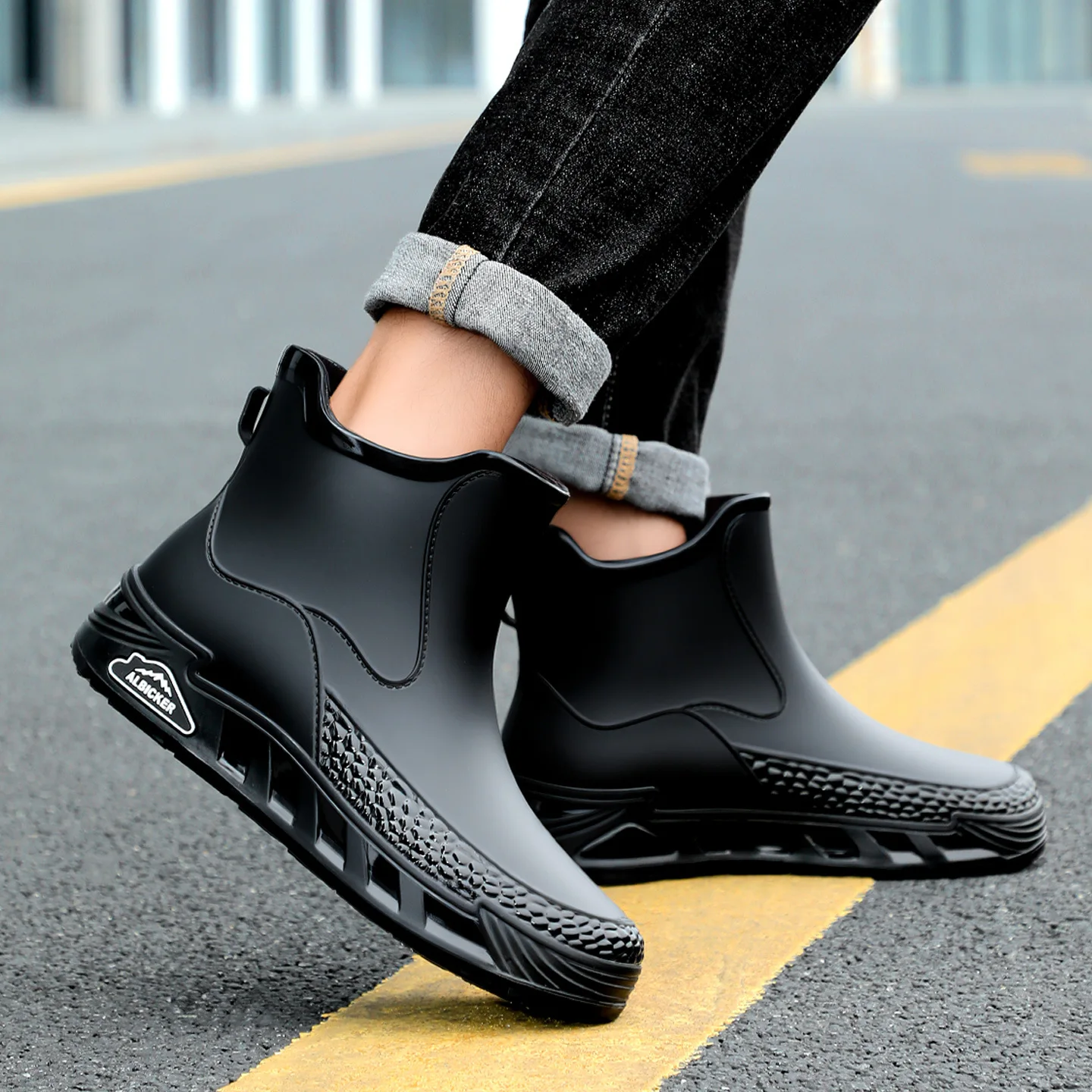 

Men's Classic Rain Boots Black Fashionable Waterproof Shoes Sports Style Men's Short Rain Boots Warm Plus Velvet Rubber Shoes