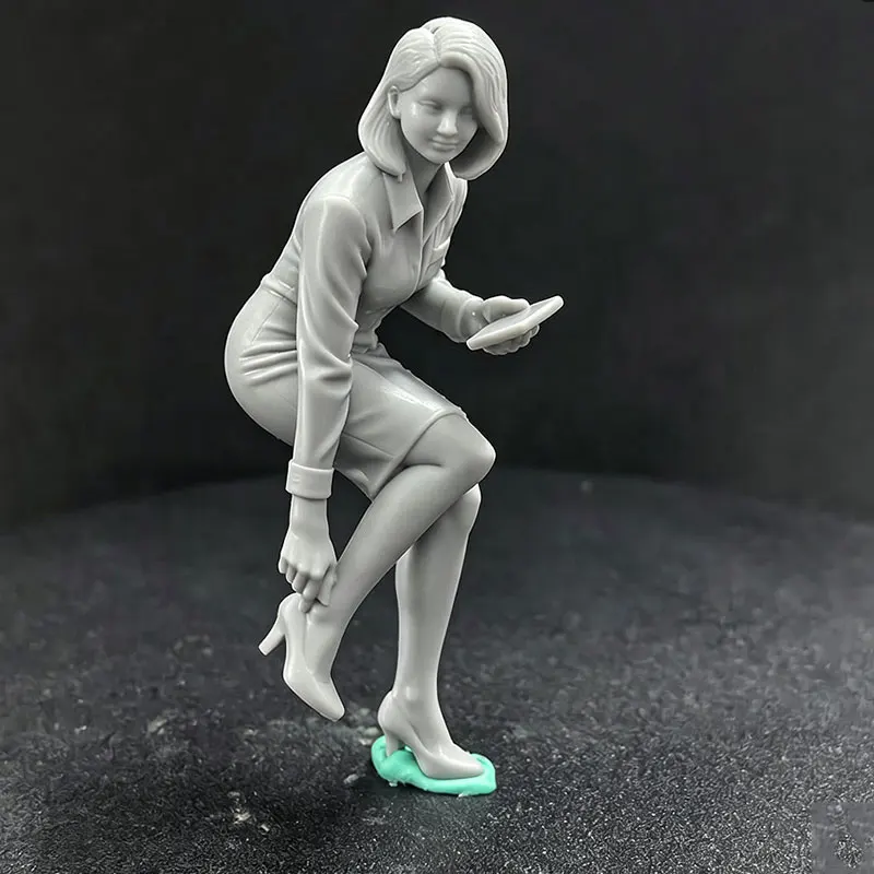 1/24 Resin Office Lady Figurine Scale Model for Diorama Scene Hobby Painting Ornament 1491