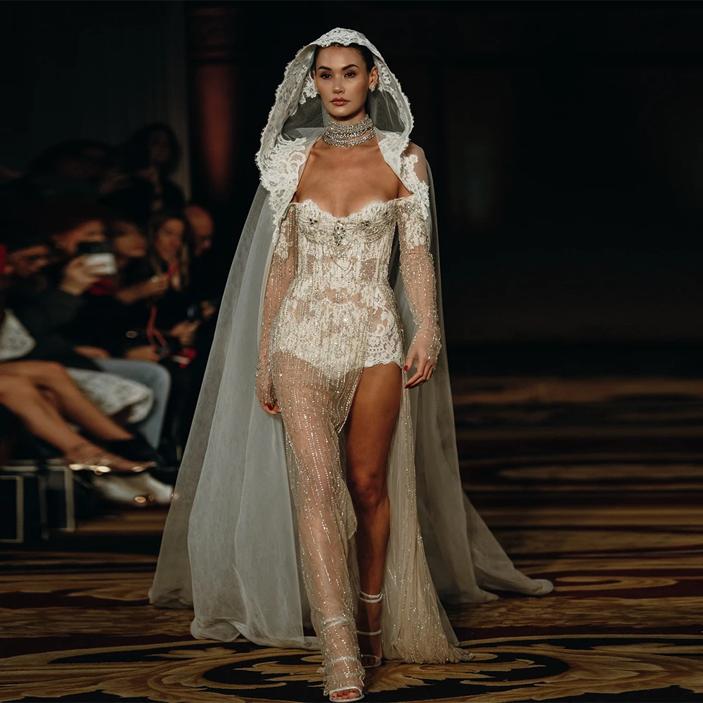 

Elegant Lace Applique Tulle Wedding Cape With Long Train,Romantic Bride Cloak With Hood,New Fashion Wedding Wrap TSWD698