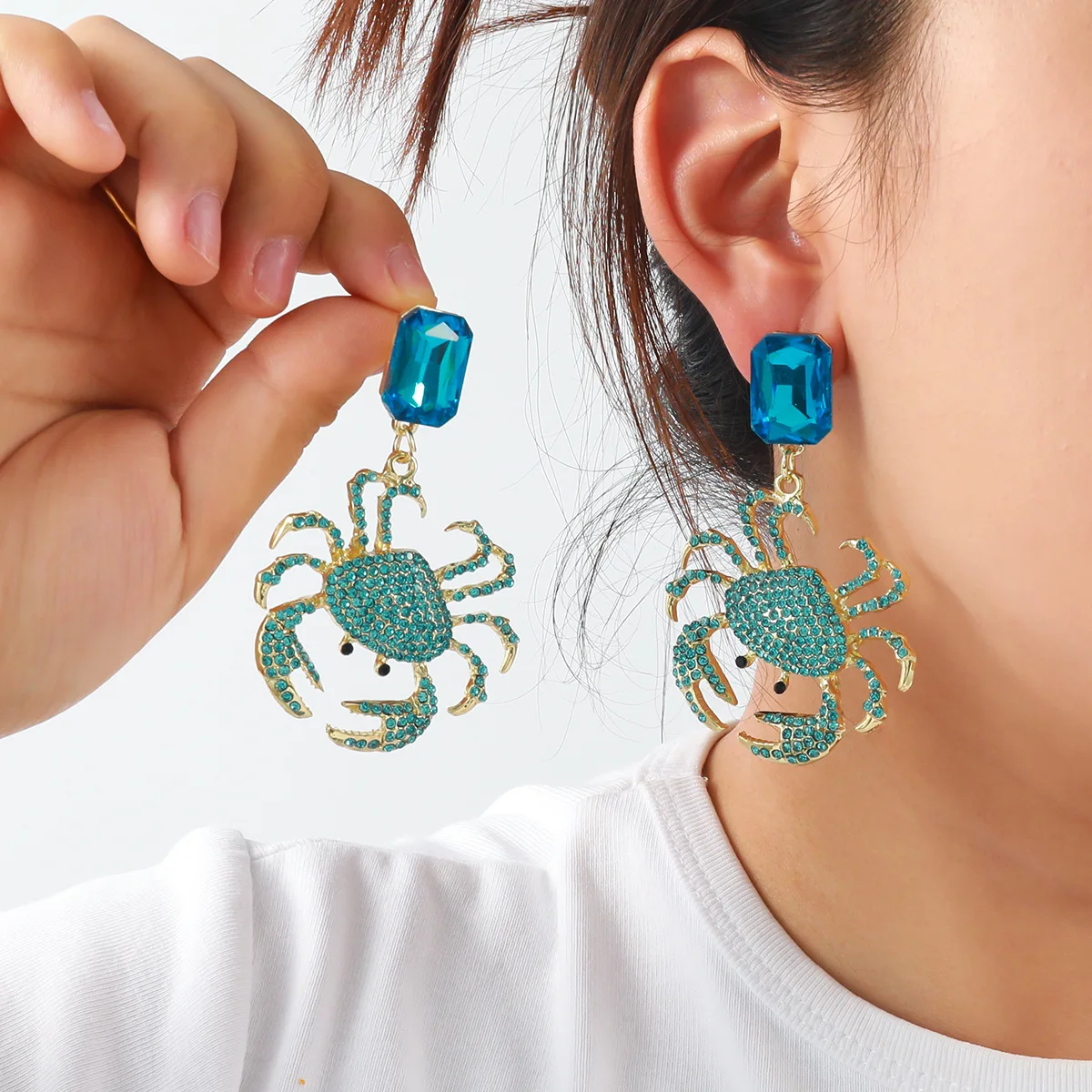 Geometric Light Luxury Diamond Design Crab Earrings Wommen Fashionable Exaggerated Marine Summer Style Jewelry Accessories