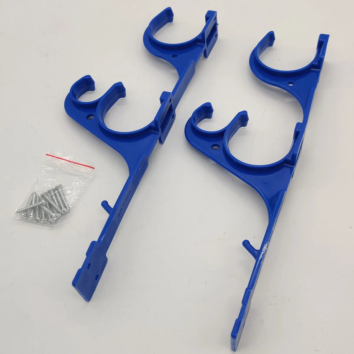 ชุดอุปกรณ์จัดเก็บอุปกรณ์ทำความสะอาดสระว่ายน้ำ 1 ชุด พร้อมราวแขวนพลาสติก ตะขอแขวนตาข่าย สำหรับจัดระเบียบบ้าน สวน โรงเรียน ร้านค้า สีฟ้า