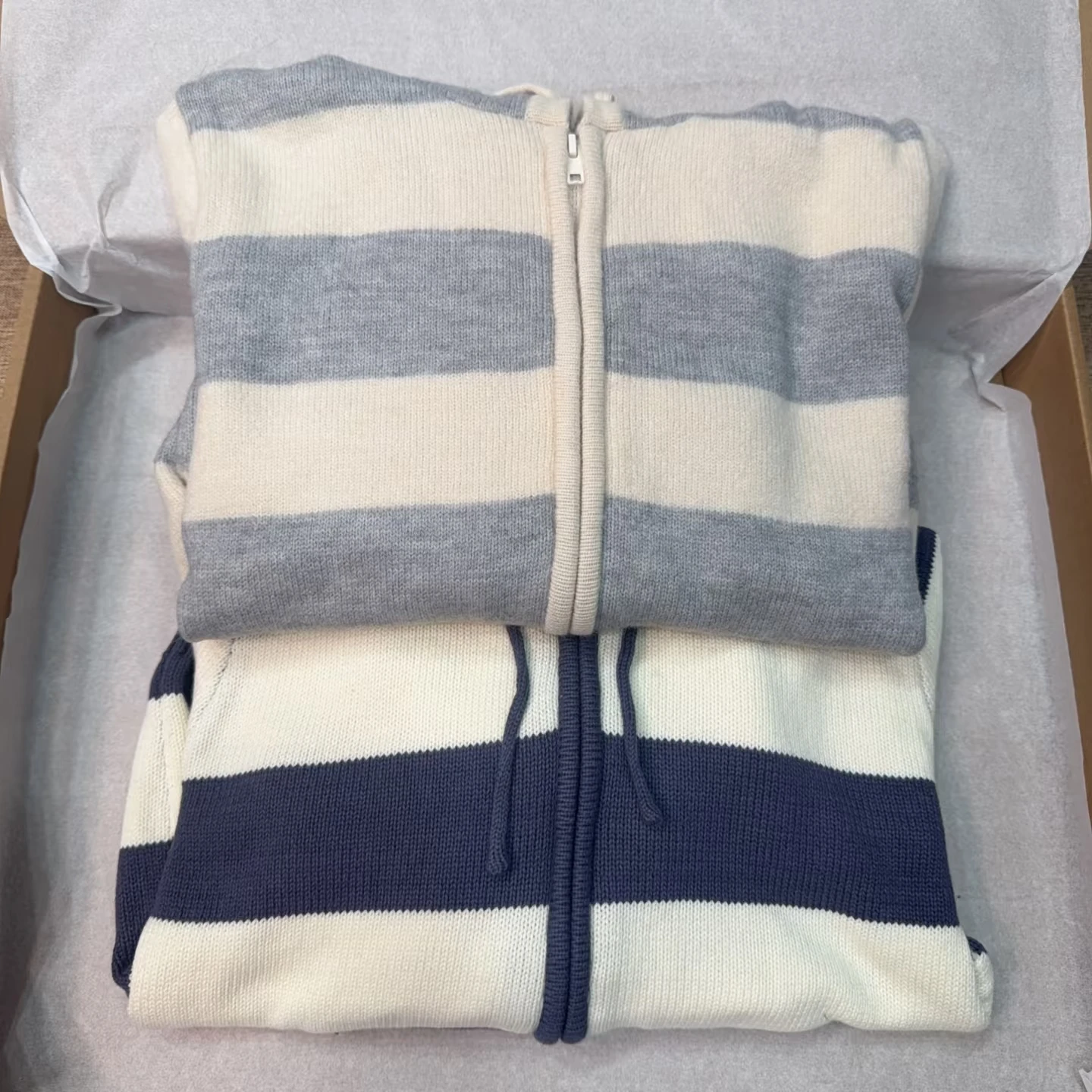 Gestreifte gestrickte abgeschnittene Pullover Strickjacke Frauen Herbst Langarm mit Kapuze Reißverschluss kurze Streetwear Strickwaren Pullover Y2K Crop Tops – Detail 1