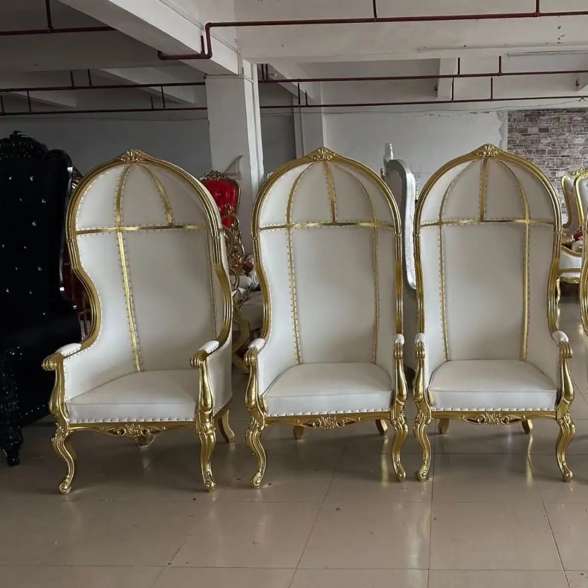 Hot Selling Luxury White Golden Single Sofa High Back Wedding Banquet Classic King Throne Queen Royal Chair