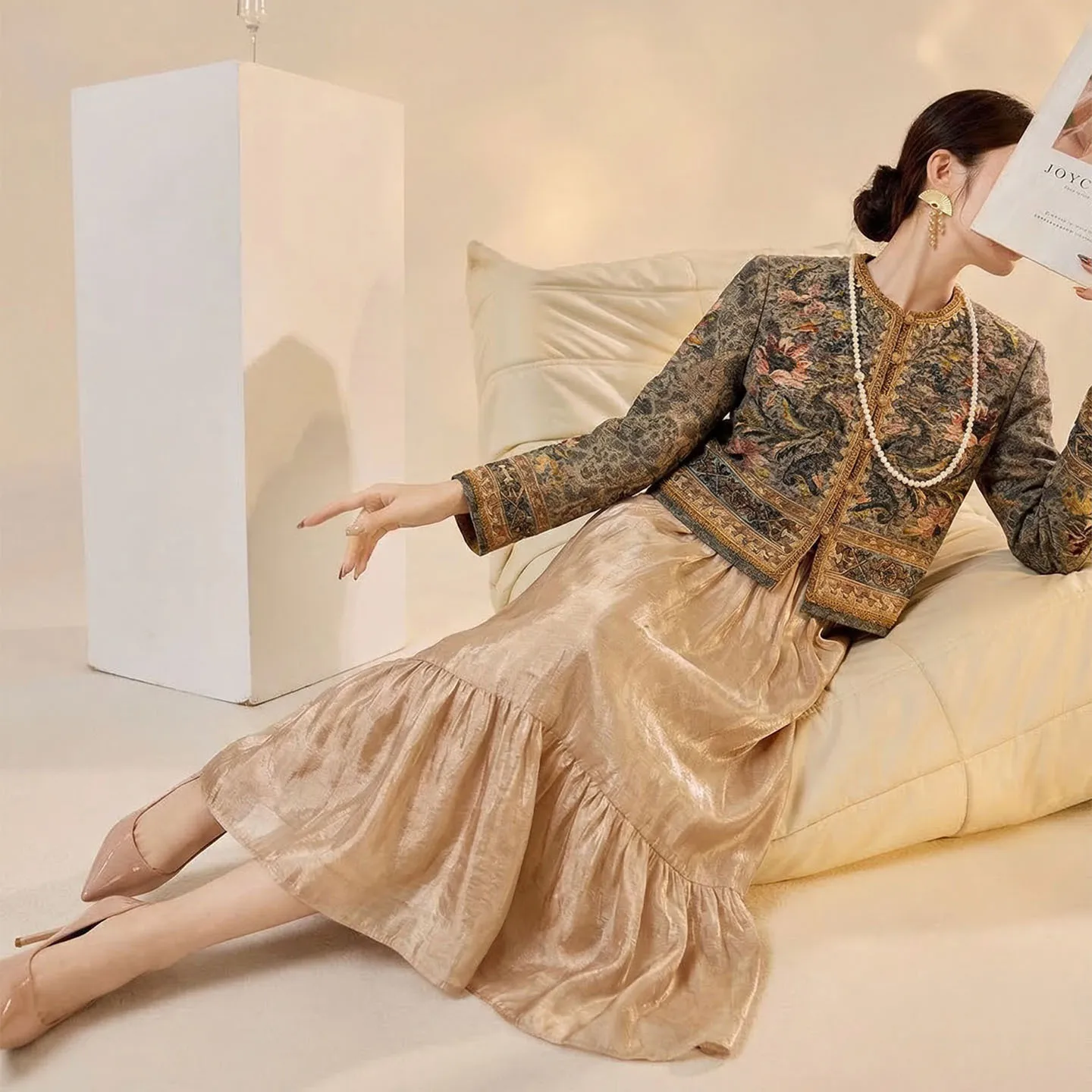 

Light Luxury Retro Suspender Skirt 3-piece Set Women Spring National New Chinese Jacquard Embroidered Coat